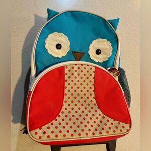 Skip Hop Zoo Owl Backpack, specifically the blue and red Otis Owl